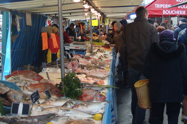 Food market at 200 meters